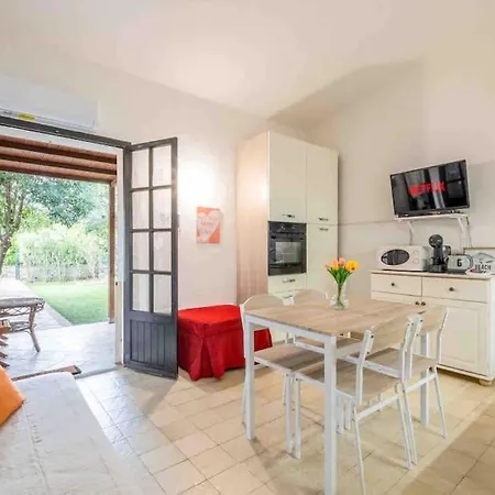 Сasa de vacaciones A 4 Minuti Dal Mare E Dal Centro Paese! Incantevole Indipendente Con Giardino